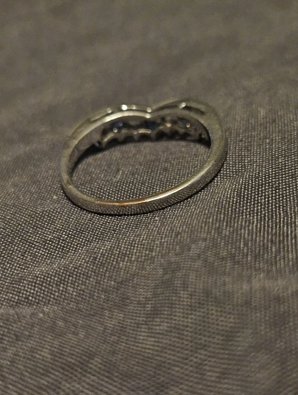 Wishbone Ring V-Shape Silver Tone Blue & White Stones Chevron Band Size 6.75